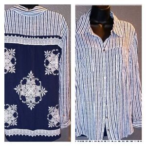 Style & Co. Mixed Media Navy & white button-up blouse
